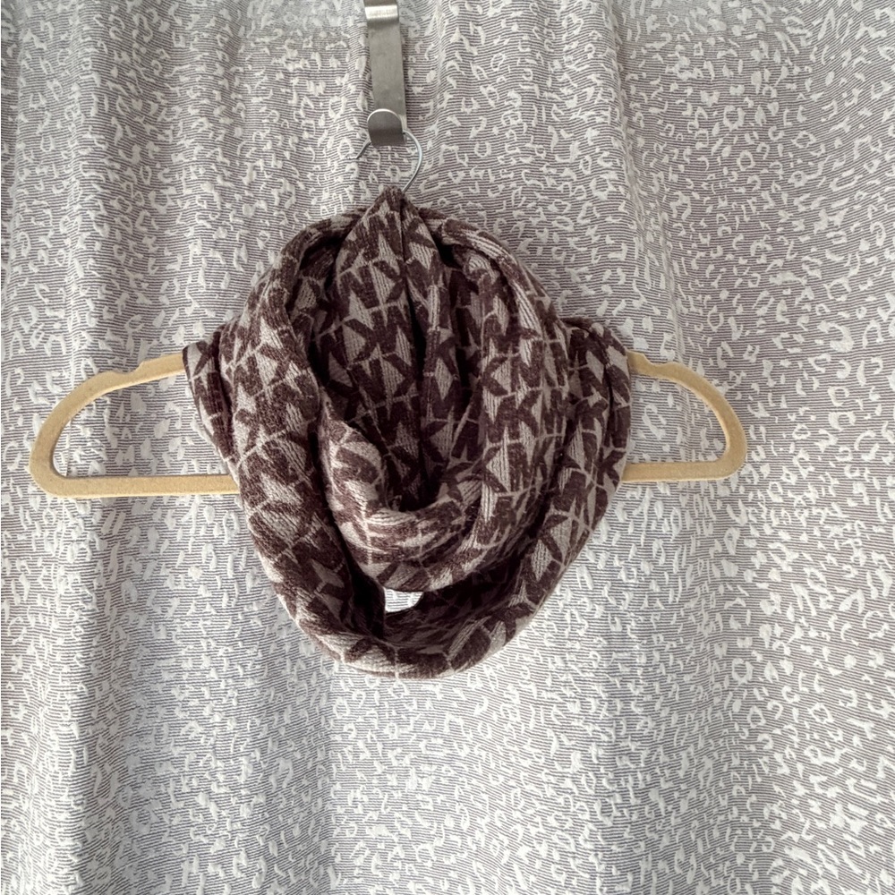 MICHAEL Michael Kors Infinity Scarf